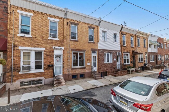 Building Photo - 2340 S Hutchinson St