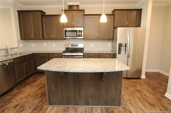 Building Photo - 1043 Myers Point Dr
