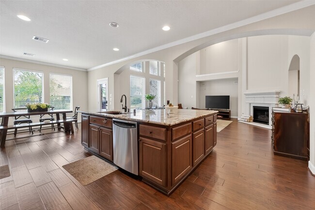 Building Photo - 10 Cayuga Pond Ct