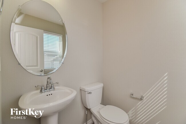 Building Photo - 6508 Vedder Dr