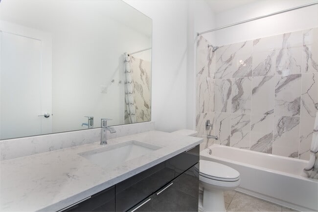 Building Photo - 462 S Centro Cir