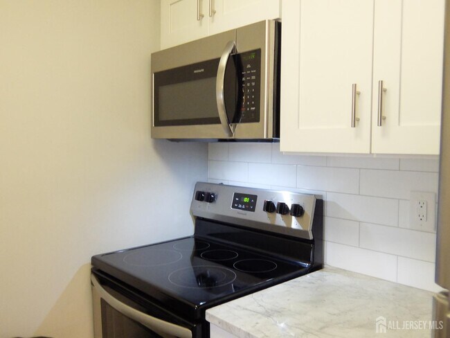 Building Photo - 5307 Ravens Crest Dr