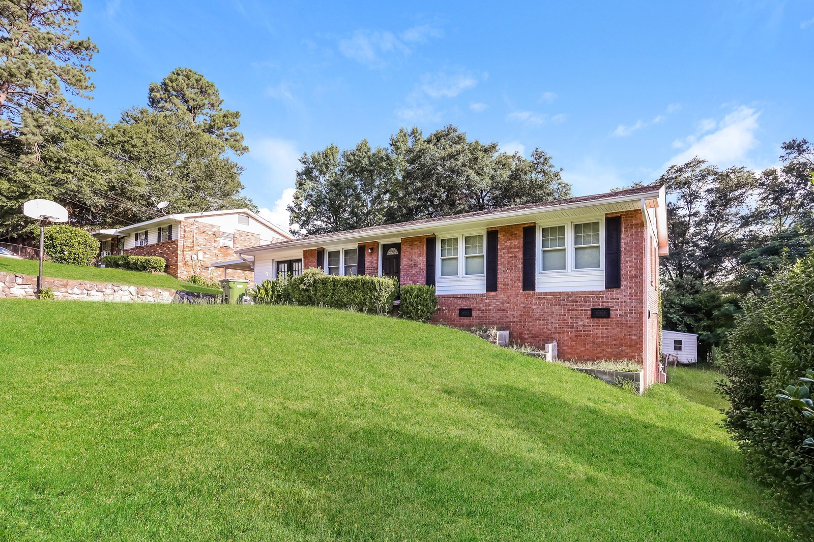 Building Photo - 5145 Burbank St