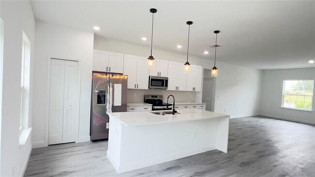 Building Photo - 16734 SW 18th Avenue Rd