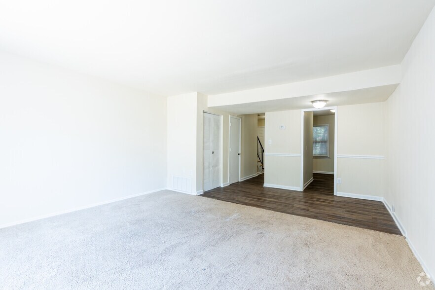 Barracks West 2639 Barracks Rd Charlottesville VA 22901 Apartment Finder