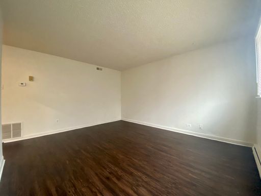 Building Photo - 2 Bedroom 1 Bath Near Firestone Available NOW!