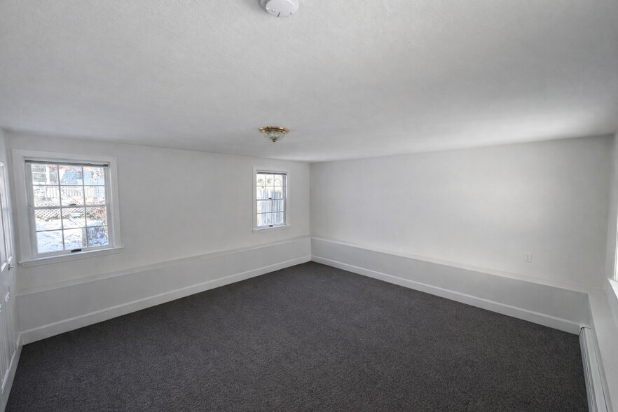 Large private bedroom with neutral finishes - 16 Miller Rd