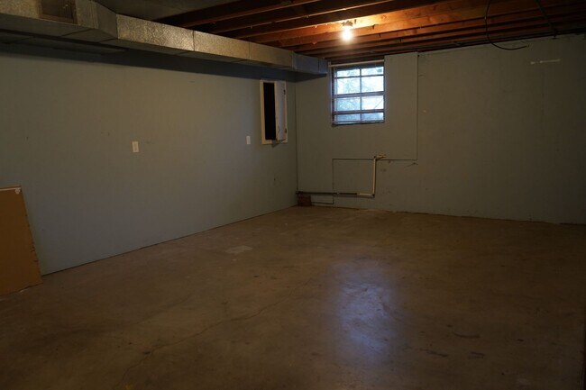 Building Photo - r3409NE59thStVancouver