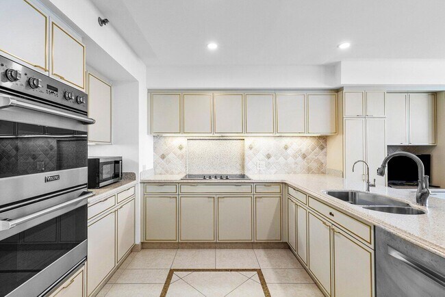 Building Photo - 1500 S Ocean Blvd