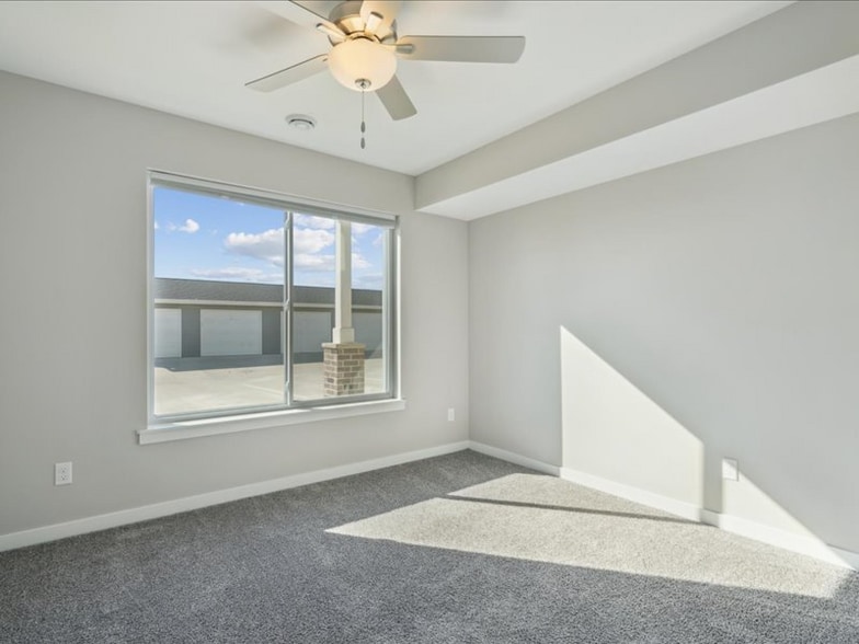 Building Photo - 7028 Thunder Vly Dr