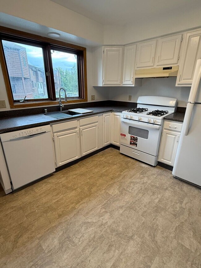 Building Photo - 3711 Carleton Ave