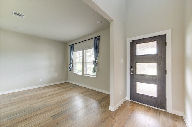 Building Photo - 6027 Jenna Wy