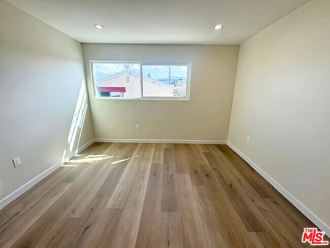 Building Photo - 1302 Amethyst St