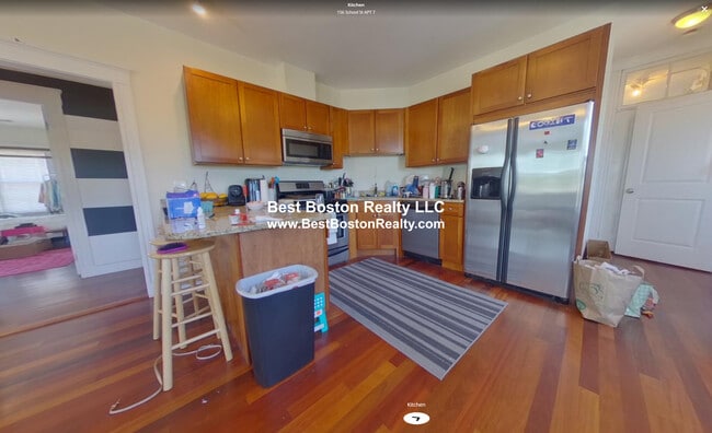 Building Photo - 156 School St