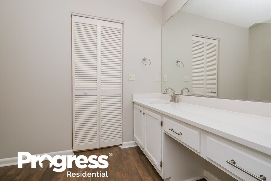 Building Photo - 10414 Ashley Oaks Dr