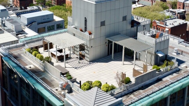 Building Photo - 105 Greene St