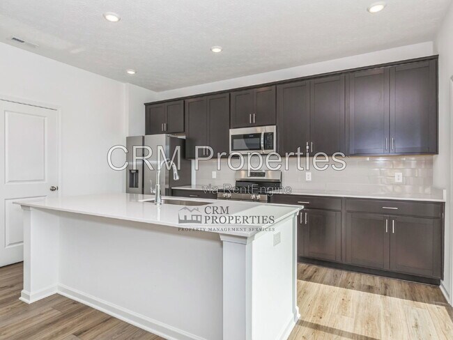 Building Photo - 3489 Briarwick Dr