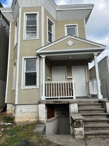 Building Photo - 622 Bramhall Ave