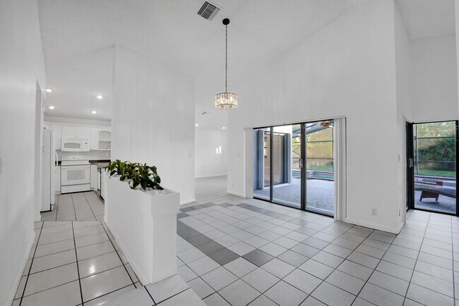 Building Photo - 11508 Clear Creek Pl