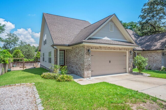 Building Photo - Modern 4-Bedroom Home with Designer Touches in the Heart of Niceville