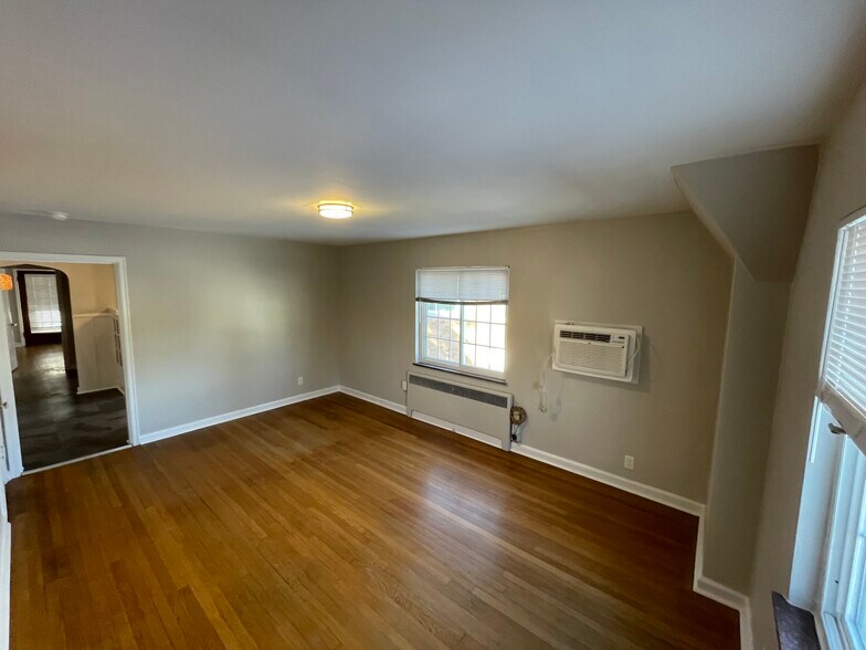 Building Photo - 6623 Ravenal Ct