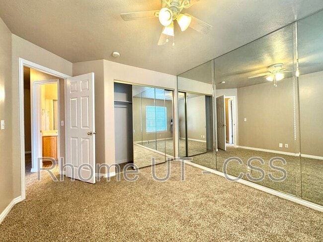 Building Photo - 723 Sandy Point Dr