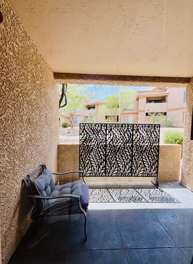 Building Photo - "Discover Modern Comfort: 2-Bed, 2-Bath in Tucsons Foothills “