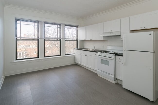 Building Photo - 5452 S. Ellis Avenue