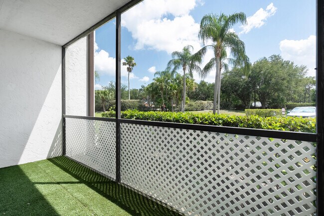 Building Photo - 1605 SW Silver Pine Way