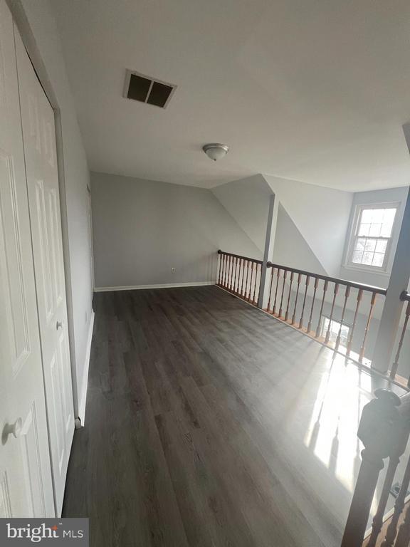 Building Photo - 3325 Midland Ct