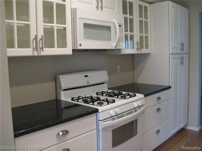 Building Photo - 1859 Wickham St