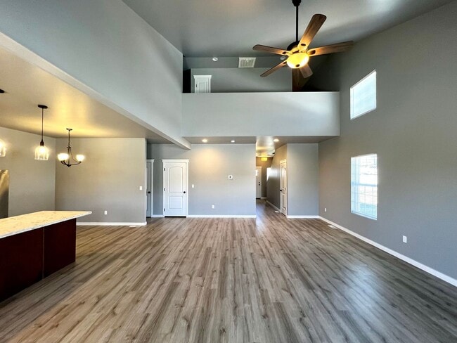 Building Photo - 7433 Saddlebrook Lp