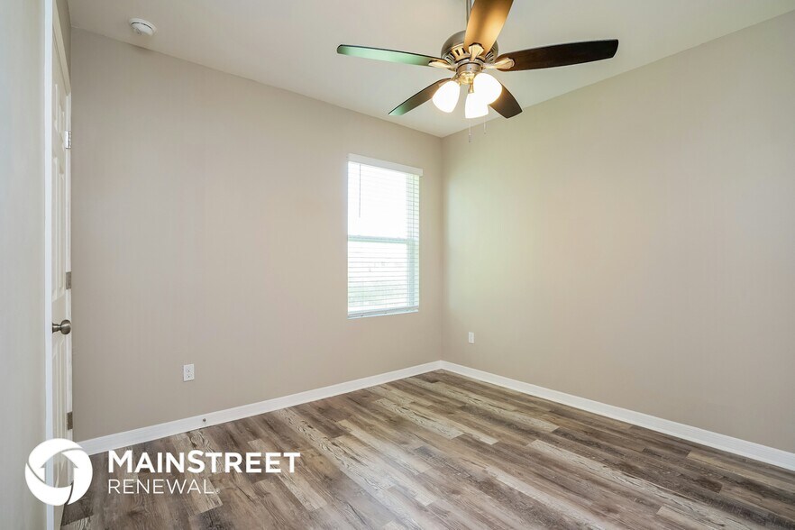 Building Photo - 1822 NE 4th Pl