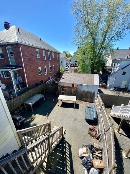 Building Photo - 79 Cushing St