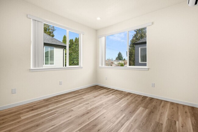 Building Photo - Vancouver Townhouses - Get 1 Month Free!