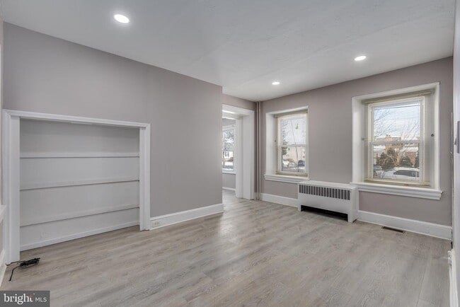 Building Photo - 4211 Garrett Rd