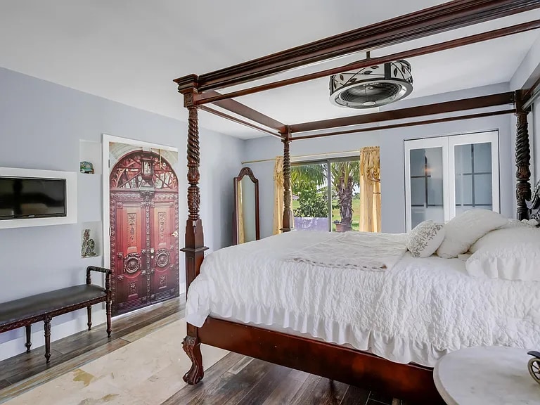 Building Photo - 6590 Fountains Cir