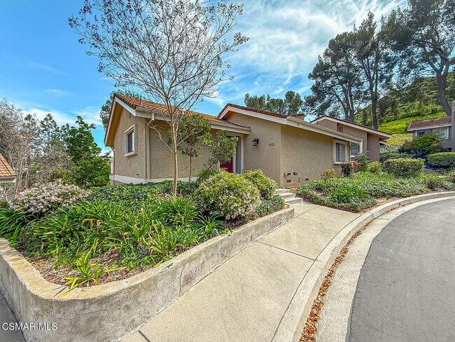 Building Photo - 576 Calle De Las Ovejas