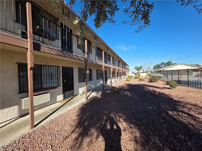 Building Photo - 4955 Jeffreys St