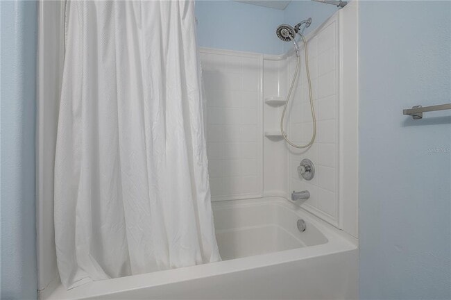Building Photo - 10687 Lake Montauk Dr