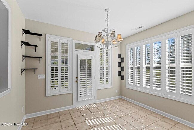 Building Photo - 124 Azalea Dr