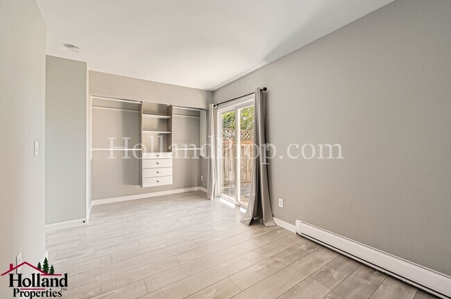 Building Photo - Charming Home Near Parks and Trails in Por...