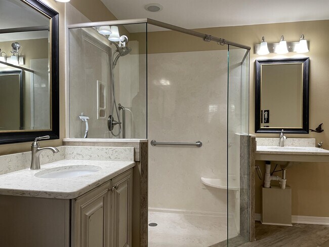 Building Photo - 1322 Treasure Cove