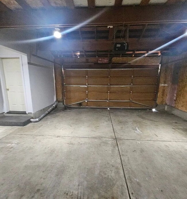 Building Photo - 303 Garfield St