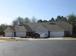 Building Photo - 923 S Lafayette St