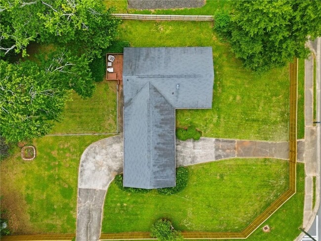 Building Photo - 1808 Sandy Plains Rd
