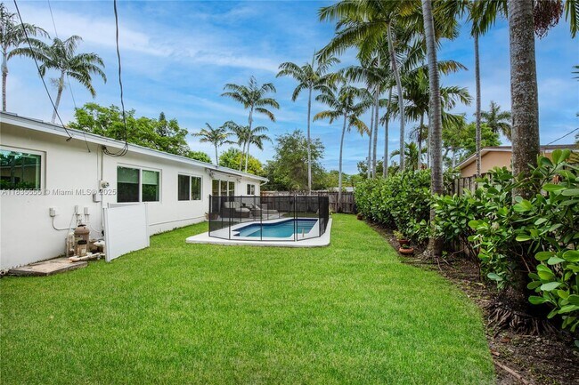 Building Photo - 6520 SW 76th St