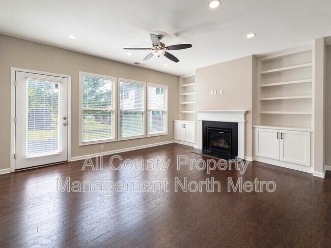 Building Photo - 7250 Heritage Oak Ct