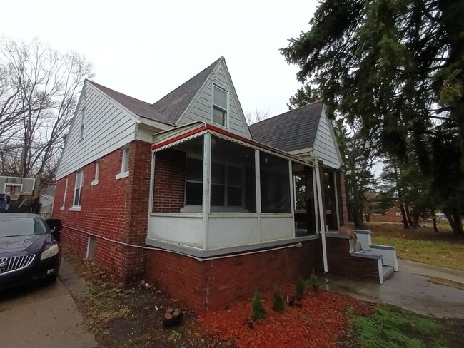 Building Photo - Beautiful 3 bed/2.5 bath home! $1400/mo