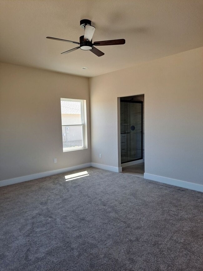 Building Photo - 697 Cabaret Dr